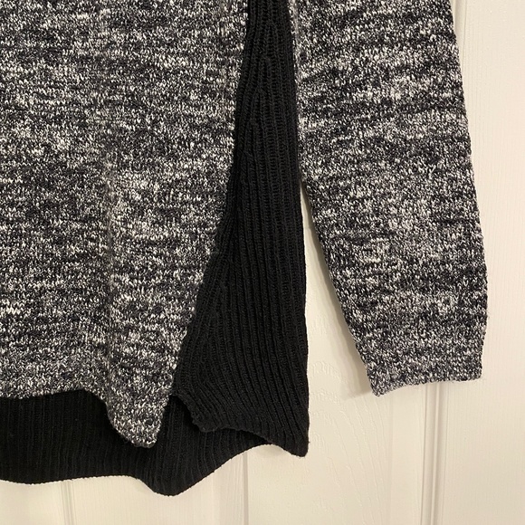 LOFT Black/Grey Crewneck Sweater - Picture 3 of 11